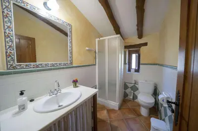 Un baño de farmhouse San Marcos
