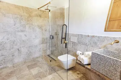 Un baño de EQUILICUÁ
