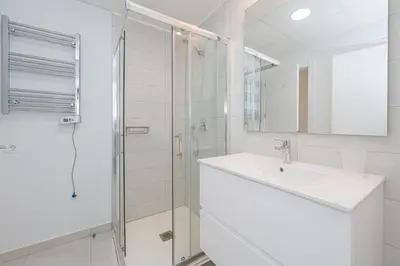 Un baño de Claro que si