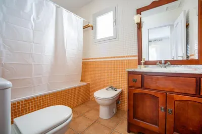 Un baño de Elegant Apartment in Vera