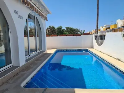 Piscina en o cerca de Casa Amira a modern house with pool