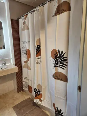 Un baño de Ático esquinero con preciosas vistas al Valle del Este Golf con piscina comunitaria!