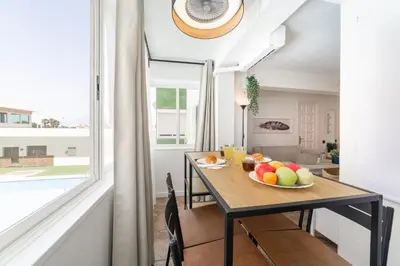 Comida en o cerca de este apartamento