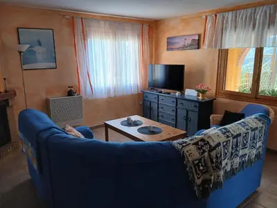 Una televisión o centro de entretenimiento en Casa de Galindo