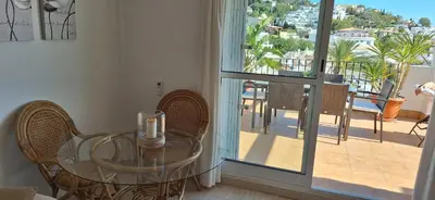Un balcón o terraza de Bonitas vistas al mar y a la montaña