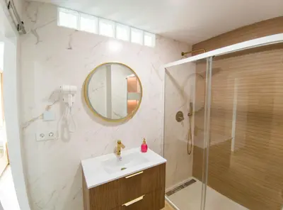 Un baño de Hogar Digital Playa y Piscina en Urbanización Roquetas de Mar