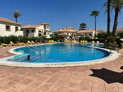 Piscina en o cerca de Vera Costa cerca de la playa