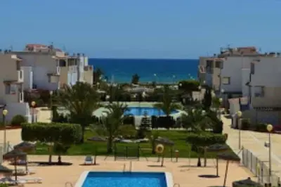 Piscina en o cerca de Apartamento ático naturista en Vera Playa Almeria
