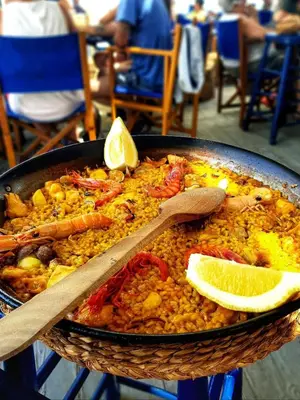 Comida en o cerca de este apartamento