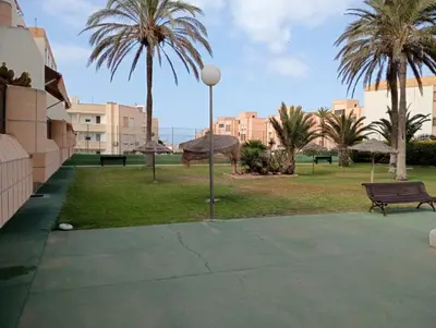 Jardín al aire libre en CT 288 AL - Faro's Retamar Cuddly Nest for 2