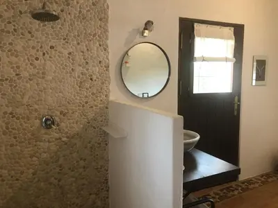 Un baño de Estudio en cortijo en Fernán Pérez