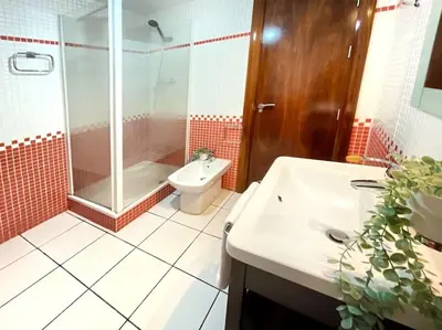 Un baño de Casa de la lonja Fondón