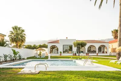 Piscina en o cerca de Villa Taray