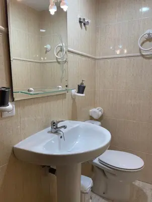 Un baño de APARTAMENTO VERAMAR 6 WiFi-Smart- TV