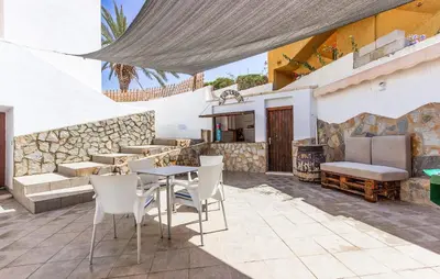 Zona de estar de Beautiful Home In Aguilas With Wifi