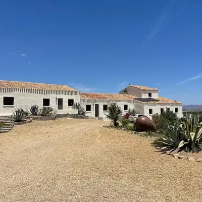 MiLuna Oasis Suites