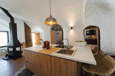Una cocina o zona de cocina en Cuevas de Kabila