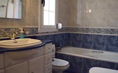 Un baño de Casa Del Sol y la Luna Apartamento Medio Día