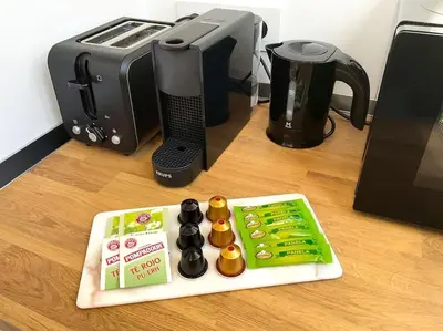Utensilios para hacer té y café en KS Costa Capri - Kaleria Suites