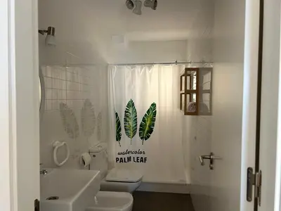 Un baño de Candela Atico con piscina compartida