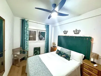 Cama o camas de una habitación en VIVE la PLAYA a 5 min con VISTAS-PISCINA-AIRE ACONDICIONADO-VENTILADORES DE TECHO-WIFI-Orientacion Sur