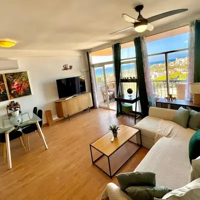 VIVE la PLAYA a 5 min con VISTAS-PISCINA-AIRE ACONDICIONADO-VENTILADORES DE TECHO-WIFI-Orientacion Sur