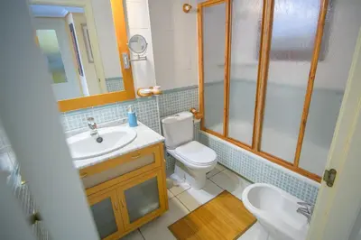 Un baño de Mediterranea 9 Vera Playa Jardines tus momentos frente al mar