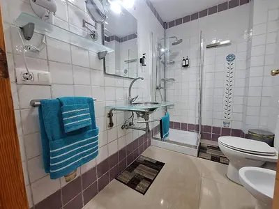 Un baño de Apartamentos Catalina C