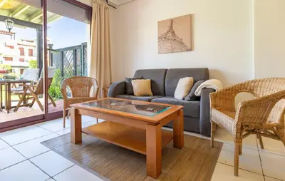Zona de estar de 2 Bedroom Cozy Apartment In Vera