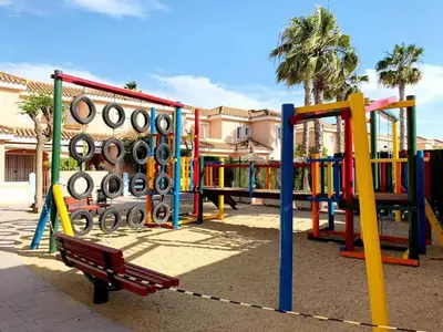 Zona de juegos infantil en Vera Playa Homes 2