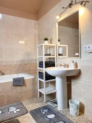 Un baño de CASA LEÓN - Freistehendes Gästehaus mit 3 Zimmer, Vivienda Rural VTARAL01089