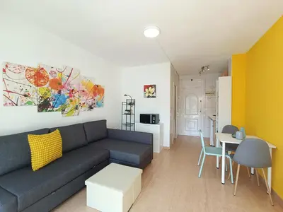Una cocina o zona de cocina en Tropicana Suite con salida directa al mar y piscina