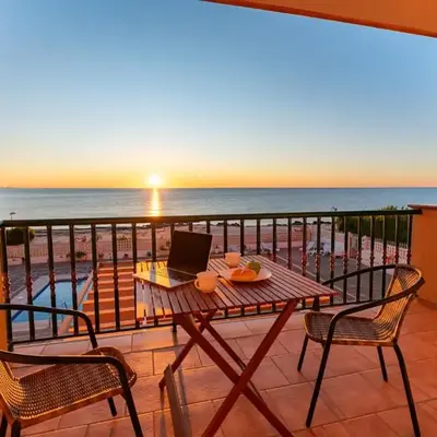 Cómodo apartamento en El Calón Playa frente al mar