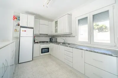 Una cocina o zona de cocina en Casa Independiente H3 San José