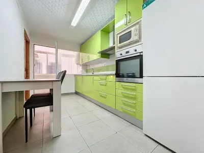 Una cocina o zona de cocina en Apartamento 4 dormitorios Parking incluido.