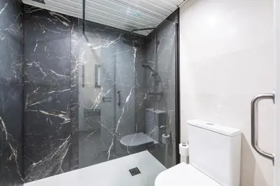 Un baño de Resort Macenas #SeaView #Relax #Cot