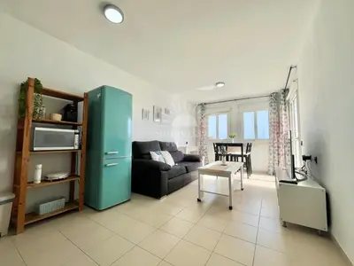Una cocina o zona de cocina en Luminoso ático en el Puerto de Almerimar