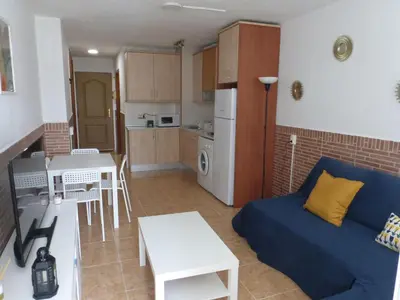 Una cocina o zona de cocina en Lovely studio at 150 meters from the beach