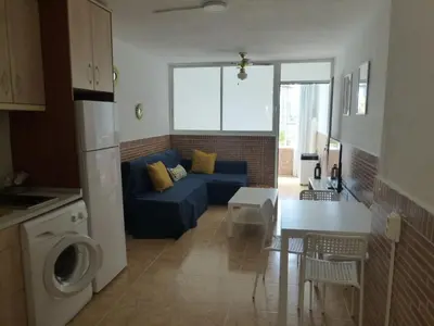 Una cocina o zona de cocina en Lovely studio at 150 meters from the beach