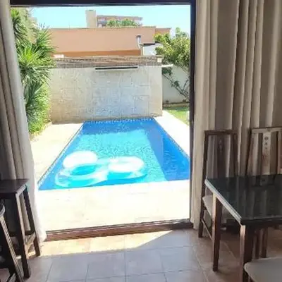 Apartamento de invitados con piscina