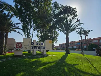 Jardín al aire libre en Apartamento Buganvilla Beach