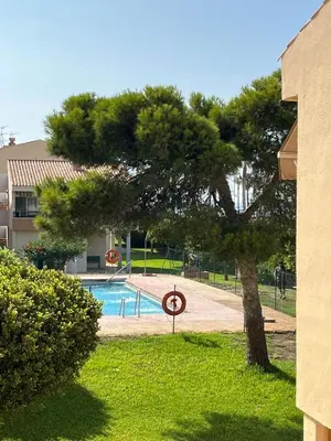 Piscina en o cerca de Lovely 2 bedroom apartment near the beach