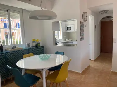 Una cocina o zona de cocina en Apartamento con vistas al mar