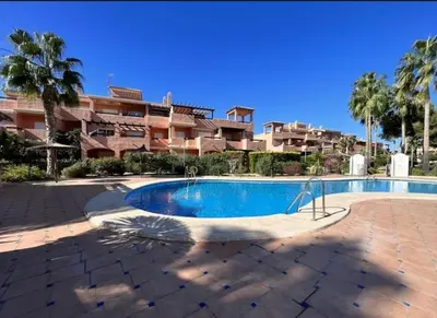 Piscina en o cerca de Casa Di Cotro bajo con gran jardín