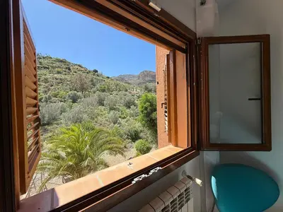 Vista general de una montaña o vista desde la villa