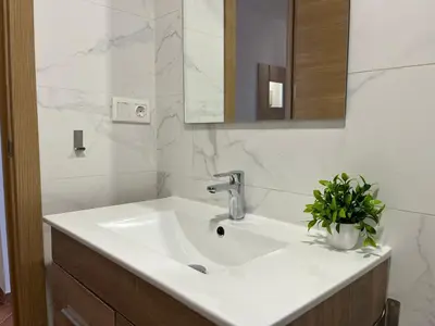 Un baño de Espacioso Dúplex con terraza y vistas