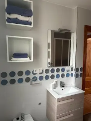 Un baño de Piso Caramel