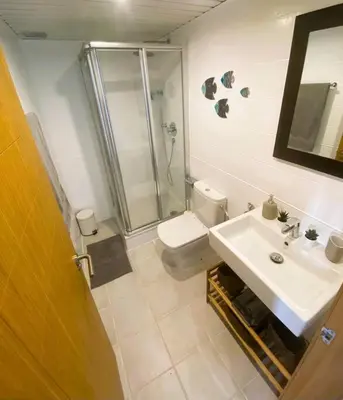 Un baño de Increíbles vistas a pie de playa
