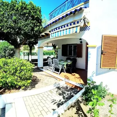 Chalet 3 dormitorios en VERAMAR 5 con jardín