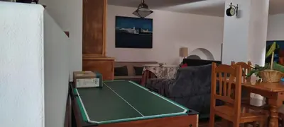 Instalaciones para jugar al ping pong en Cueva En El Geoparque de Granada o alrededores